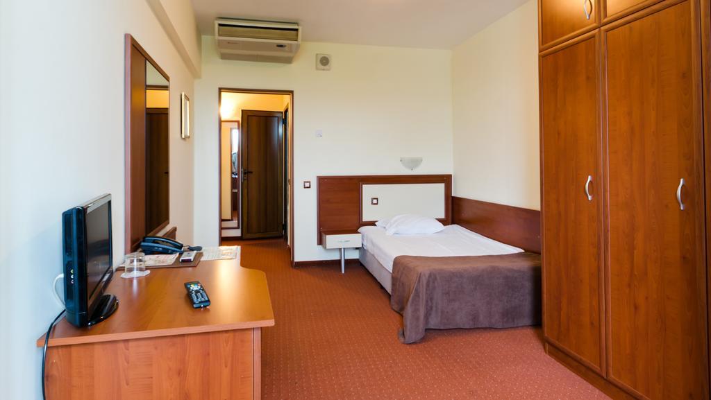 Nadejda Hotel София Экстерьер фото