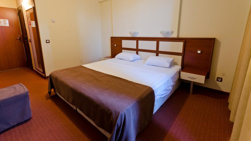 Nadejda Hotel София Экстерьер фото