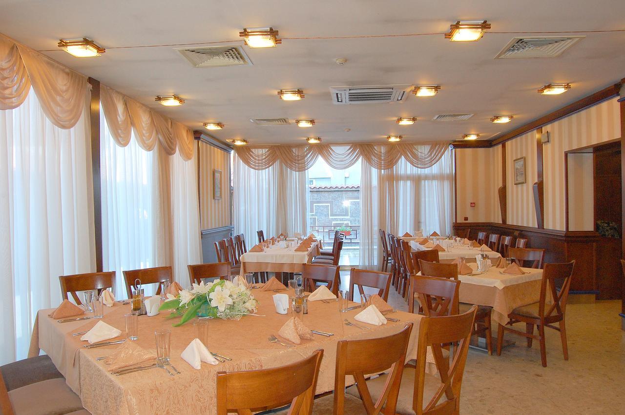 Nadejda Hotel София Экстерьер фото