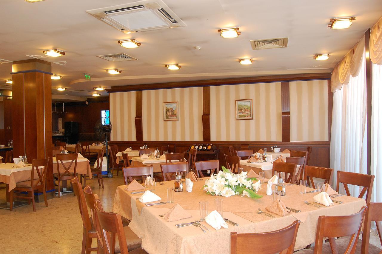 Nadejda Hotel София Экстерьер фото